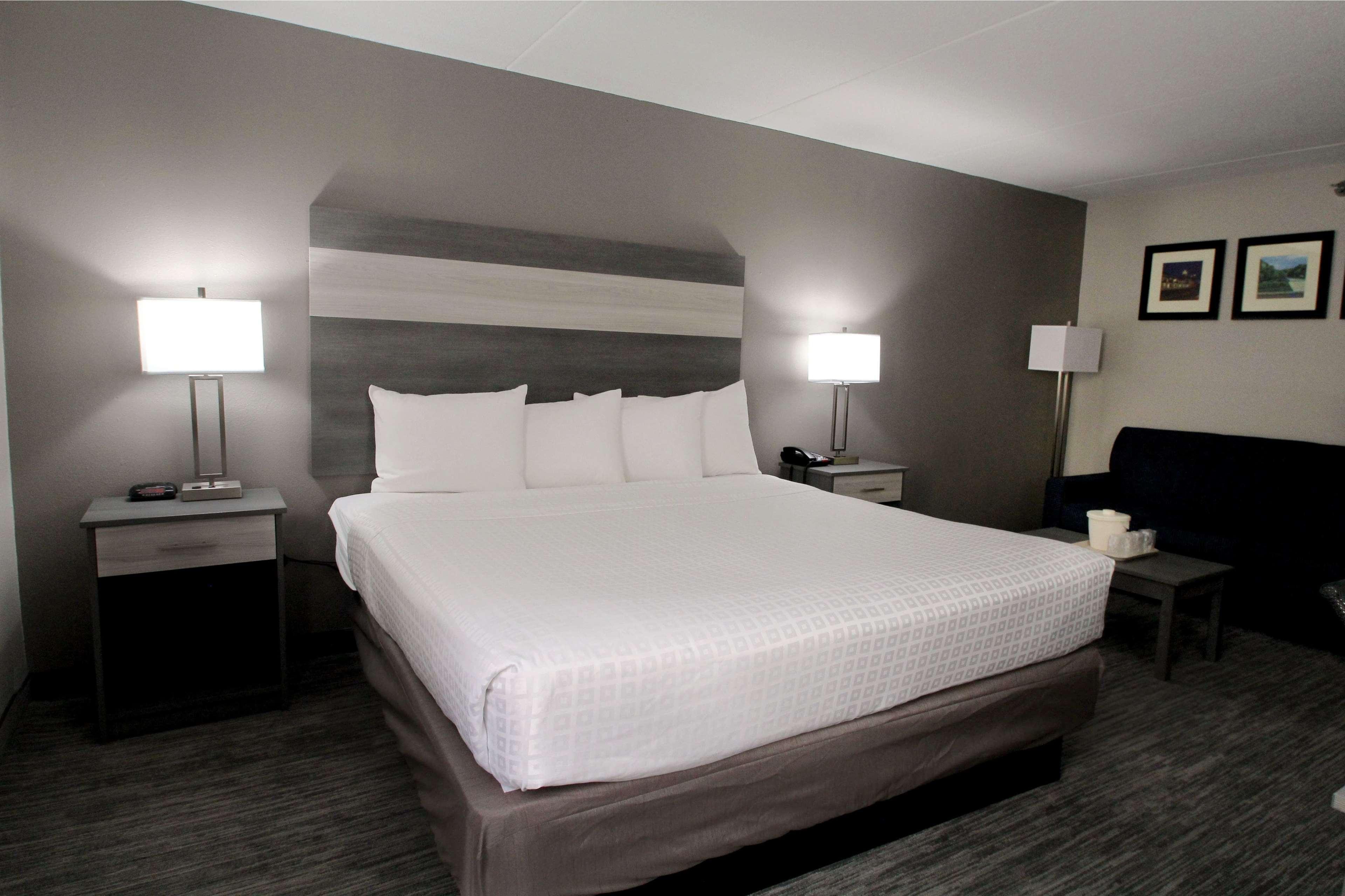 Baymont By Wyndham Lafayette - Purdue University Exteriör bild